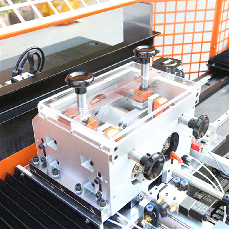 อุปกรณ์การผลิตแผงกั้นป้องกันโรคระบาด SD-R70 เครื่องตัดแต่งมุม R ความเร็วสูง เครื่องลบมุมอะคริลิค PMMA อัตโนมัติ