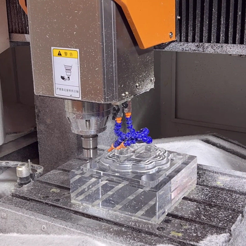 ความเร็วของหมุน 24000 รอบ / นาที SD650 น้ําหนัก 3000 กิโลกรัม เครื่อง CNC Acrylic ด้วยแรงงานสูงสุด 400 กิโลกรัม เครื่องเลืองโลหะ
