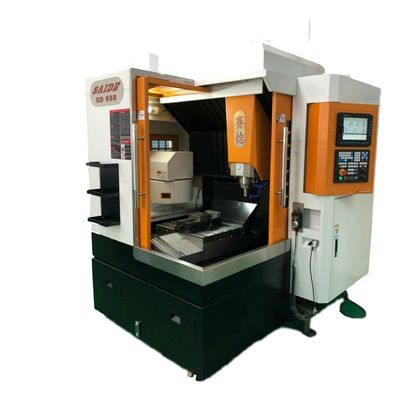 ความเร็วของหมุน 24000 รอบ / นาที SD650 น้ําหนัก 3000 กิโลกรัม เครื่อง CNC Acrylic ด้วยแรงงานสูงสุด 400 กิโลกรัม เครื่องเลืองโลหะ